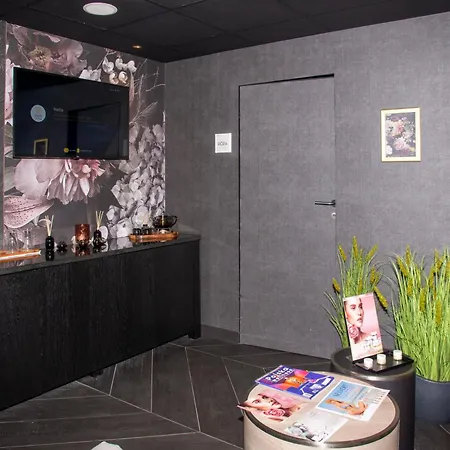 Maya's Flats & 55 - Grano Pszenn Apartment