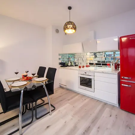 Maya's Flats & 55 - Grano Pszenn Apartment